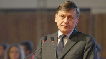 Antonescu: Iohannis, un om care vorbeşte puţin şi gândeşte cât vorbeşte